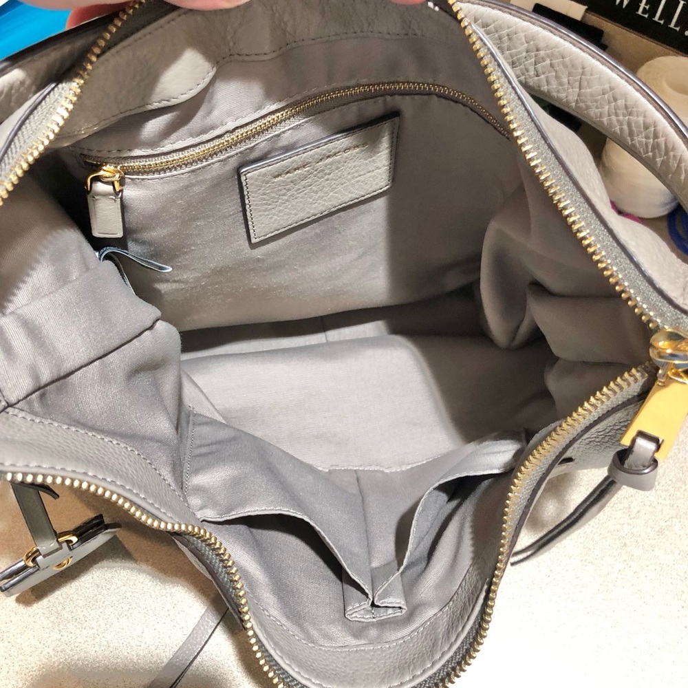 Marc Jacobs Gray Leather Hobo Bag with Gold Hardware - Picture 15 of 16